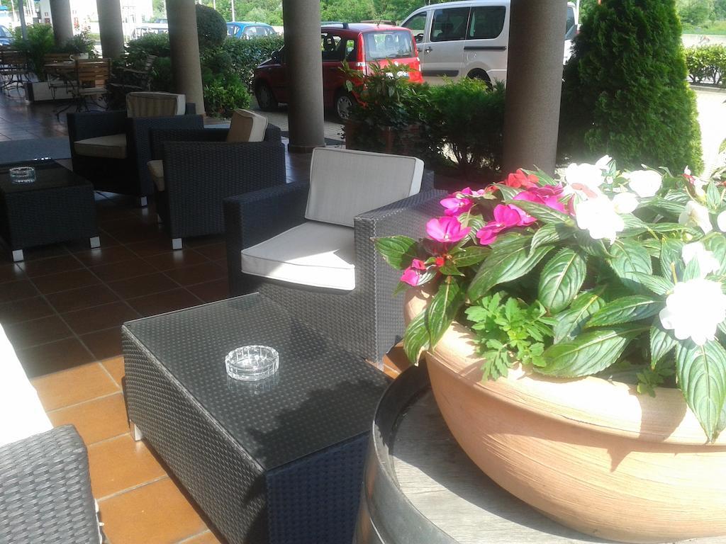 Hotel Des Alpes Rosta Exterior photo